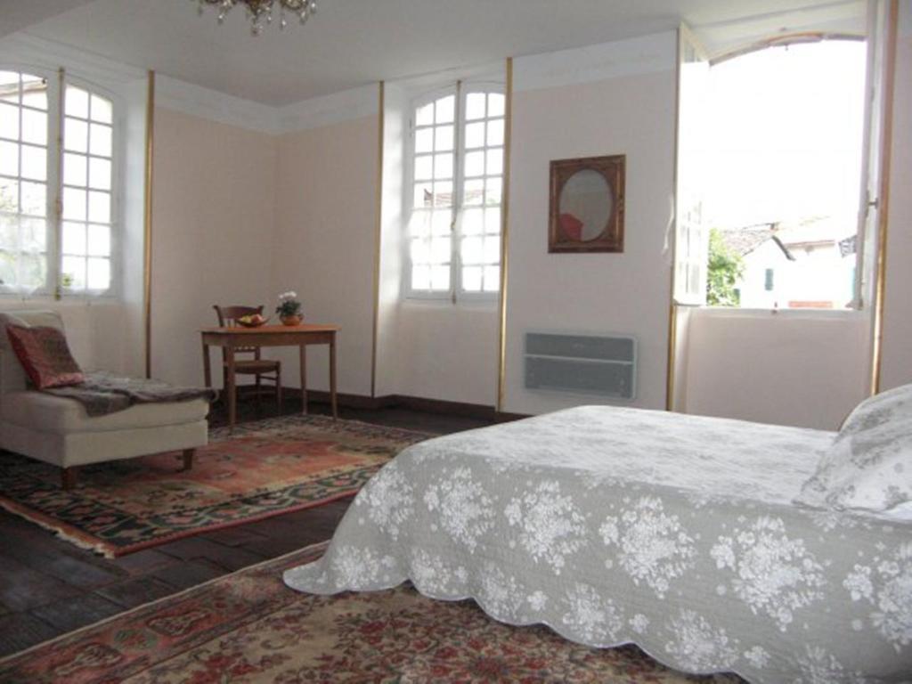 Chambres D'Hotes Aroha Sorde-lʼAbbaye Rum bild